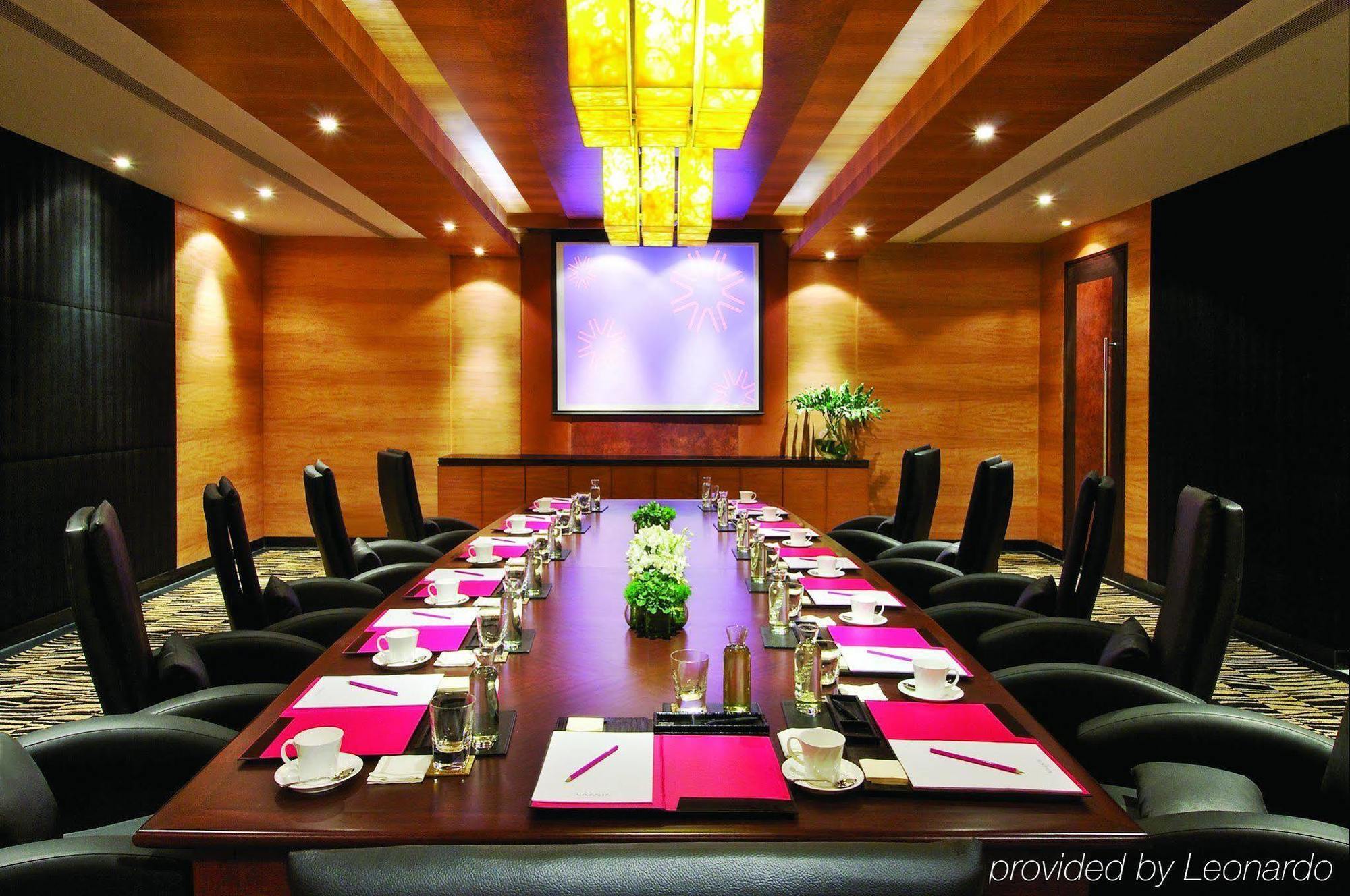 Vivanta Hyderabad, Begumpet Facilidades foto Boardroom